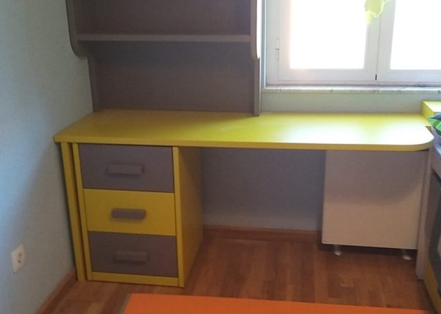 mesa estudio amarillogris 1024x730